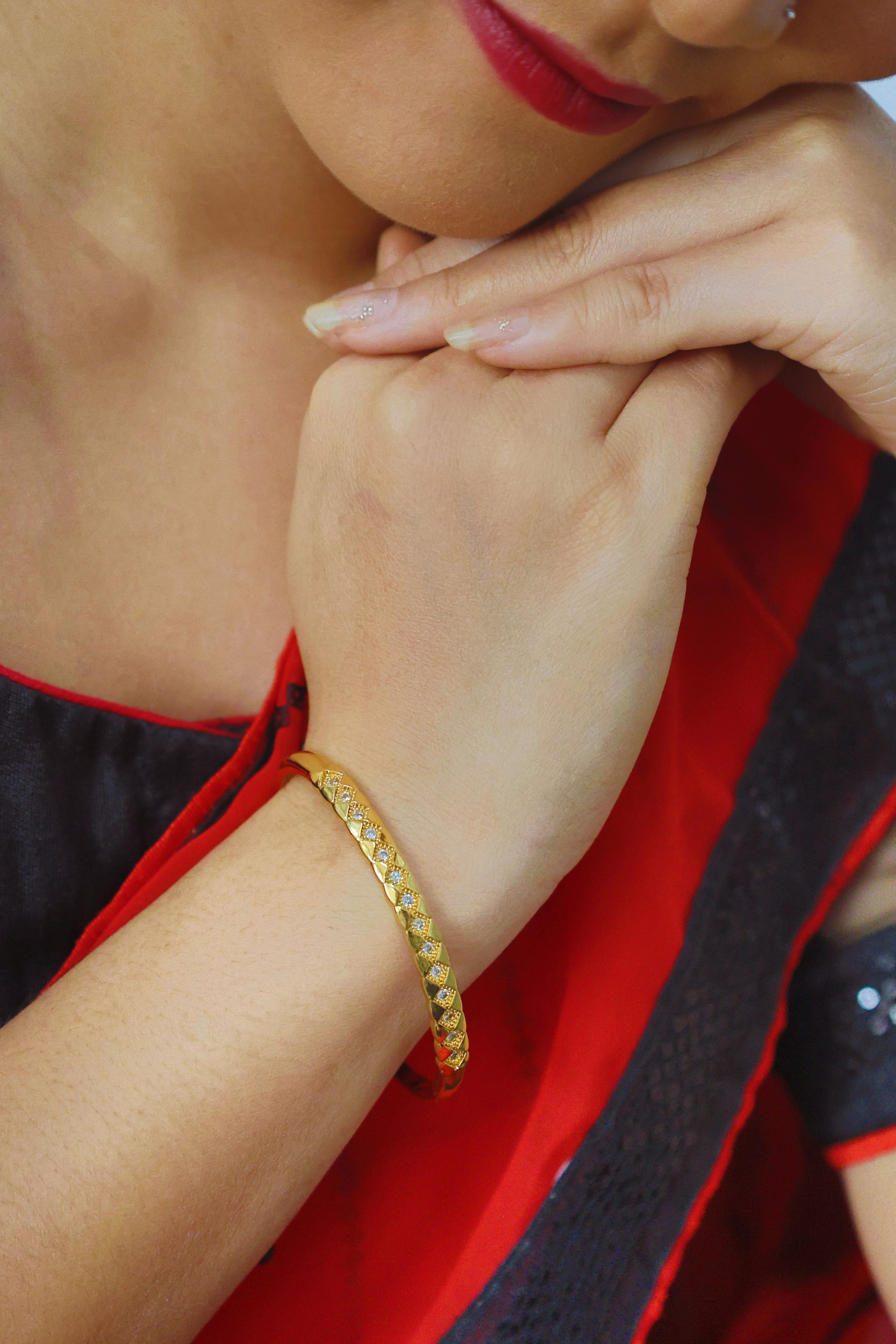 Golden Luxe Diamond-Cut Crisscross CZ Bangle