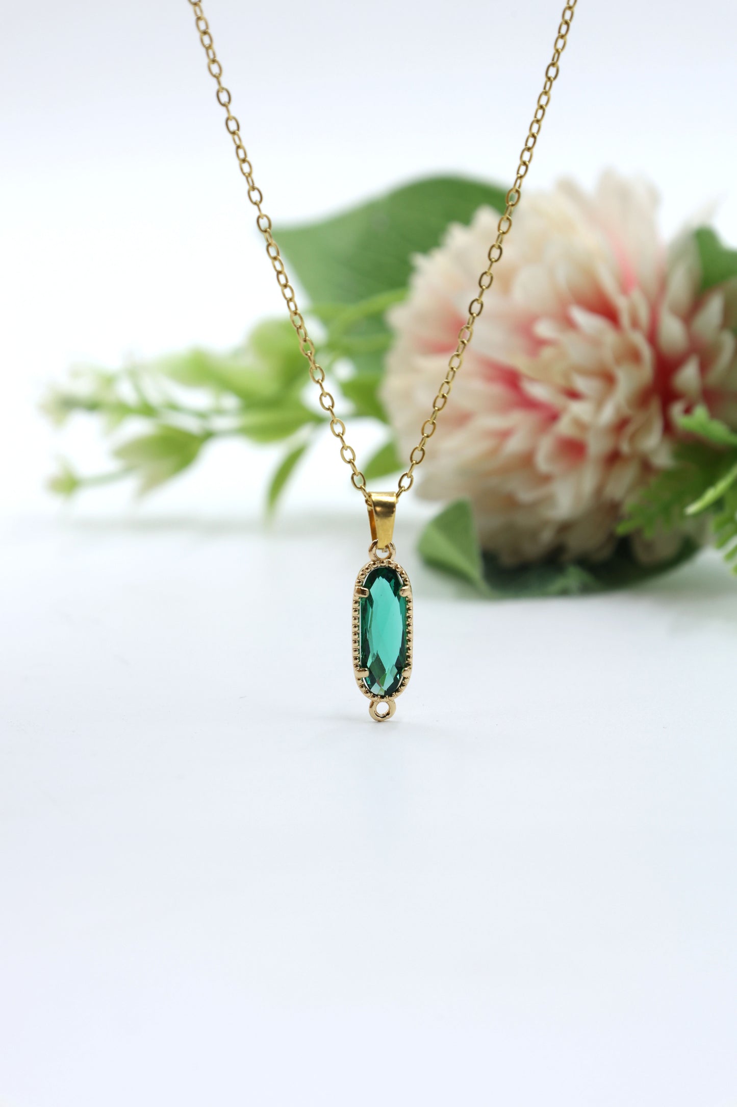 Emerald Radiance Pendant Necklace
