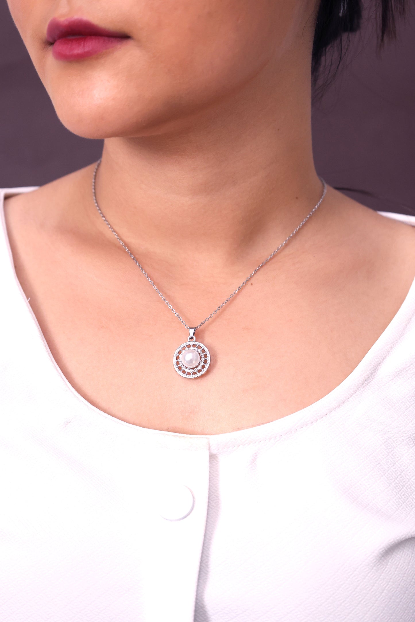 Classic Pearl Elegance Pendant Necklace