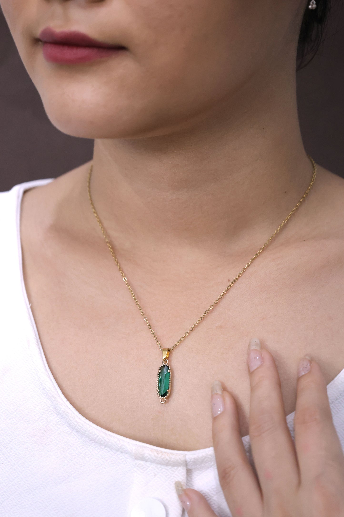 Emerald Radiance Pendant Necklace