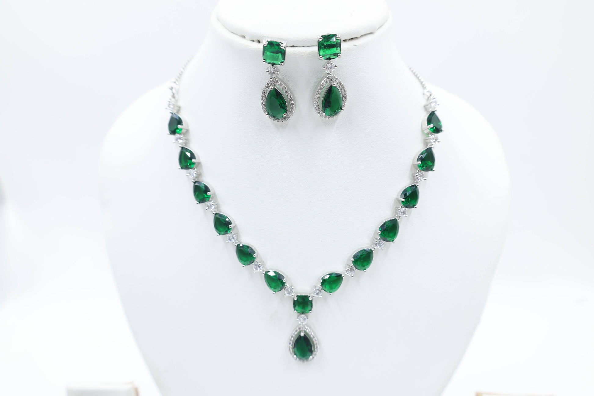 MywishTree Ruby Radiance American Diamond Necklace Set - Mywishtree