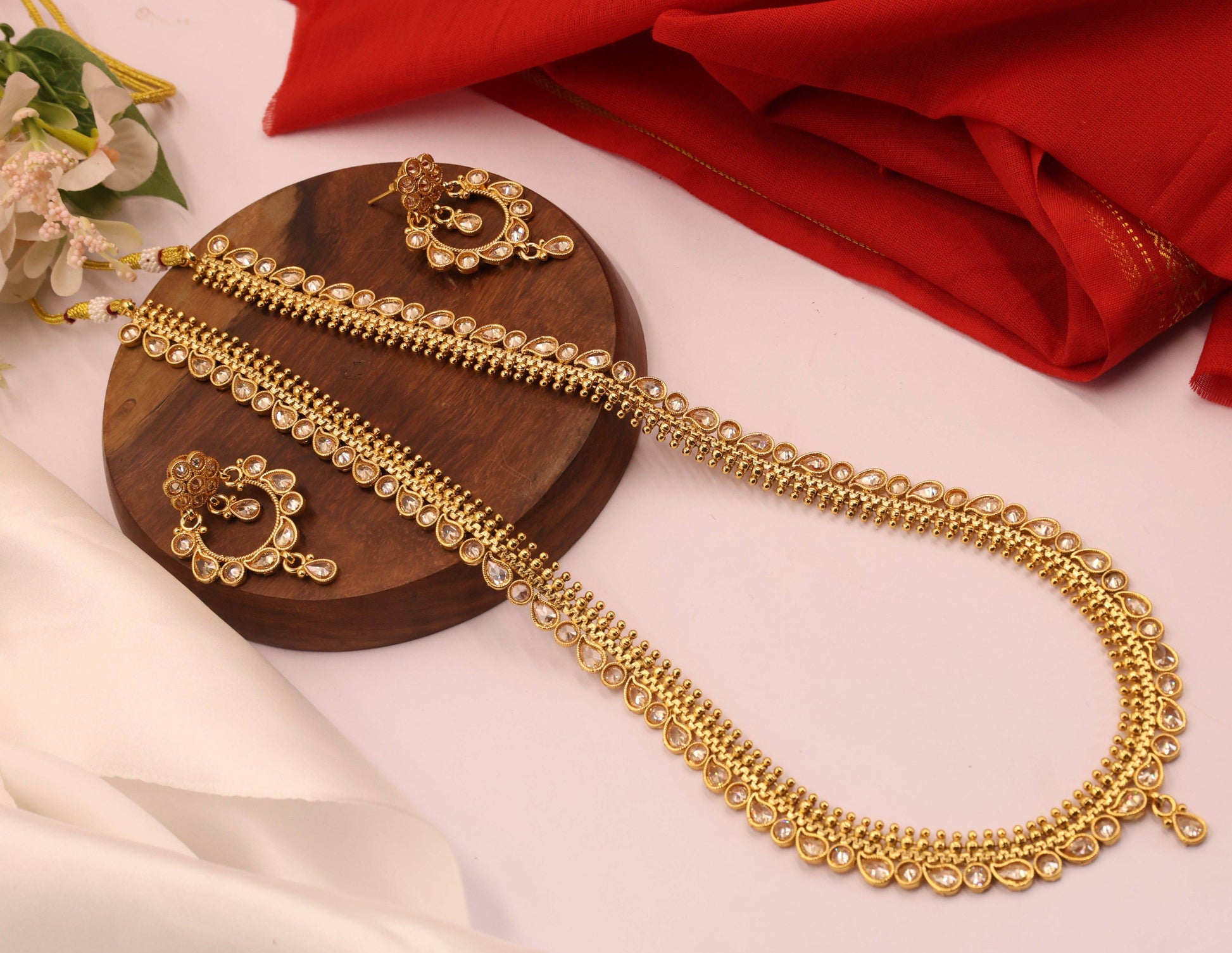 antique jewellery
antique necklace
antique jewellery set
necklace set antique
Mywishtree