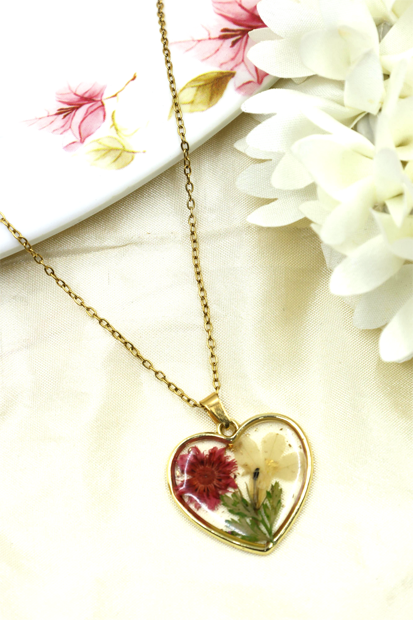 Heart-Shaped Real Flower Resin Pendant Necklace