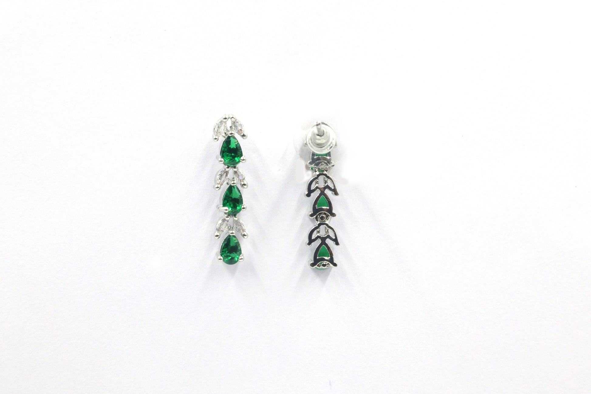 MywishTree Elegant Emerald American Diamond Necklace Set - Mywishtree