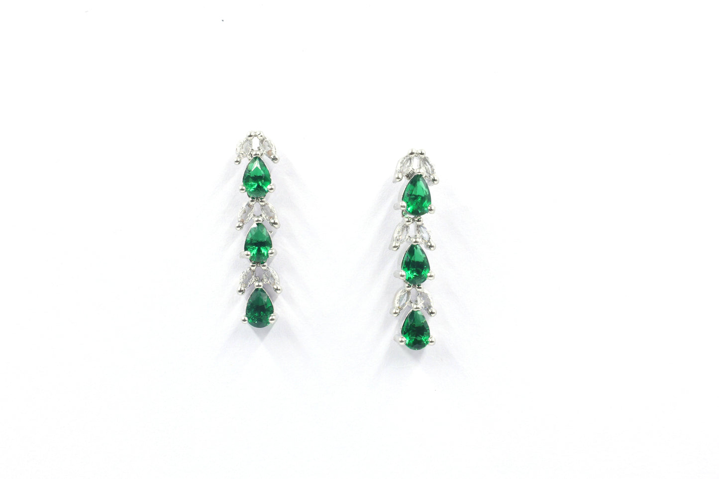 MywishTree Elegant Emerald American Diamond Necklace Set - Mywishtree