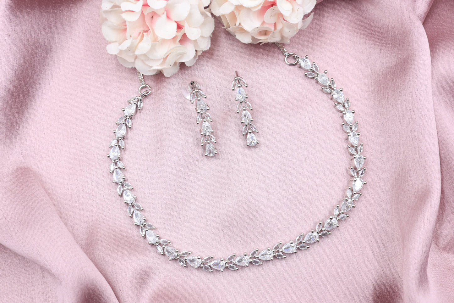 MywishTree Elegant Emerald American Diamond Necklace Set - Mywishtree