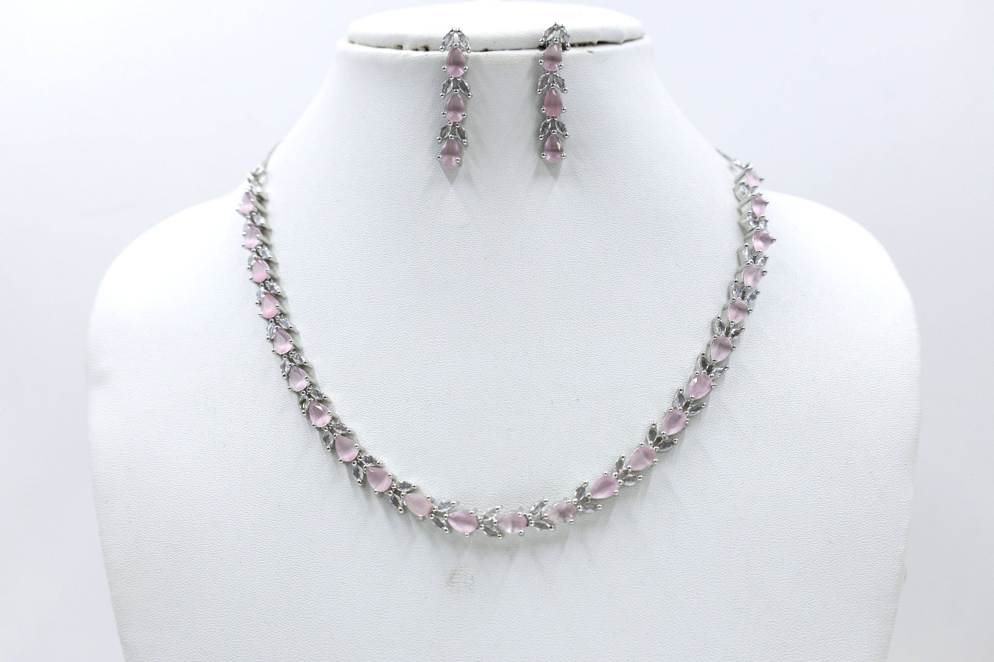 MywishTree Elegant Emerald American Diamond Necklace Set - Mywishtree