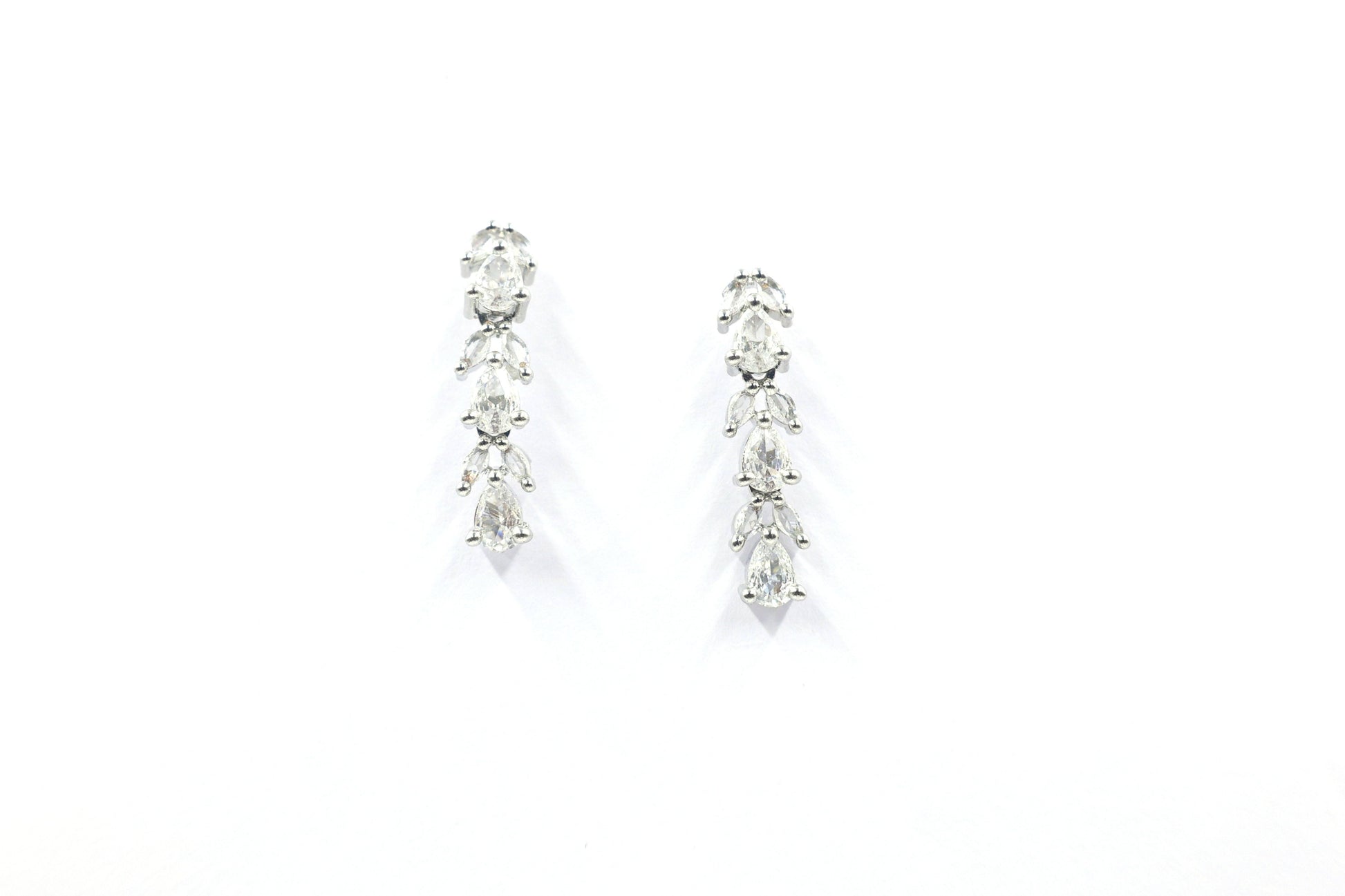 MywishTree Elegant Emerald American Diamond Necklace Set - Mywishtree