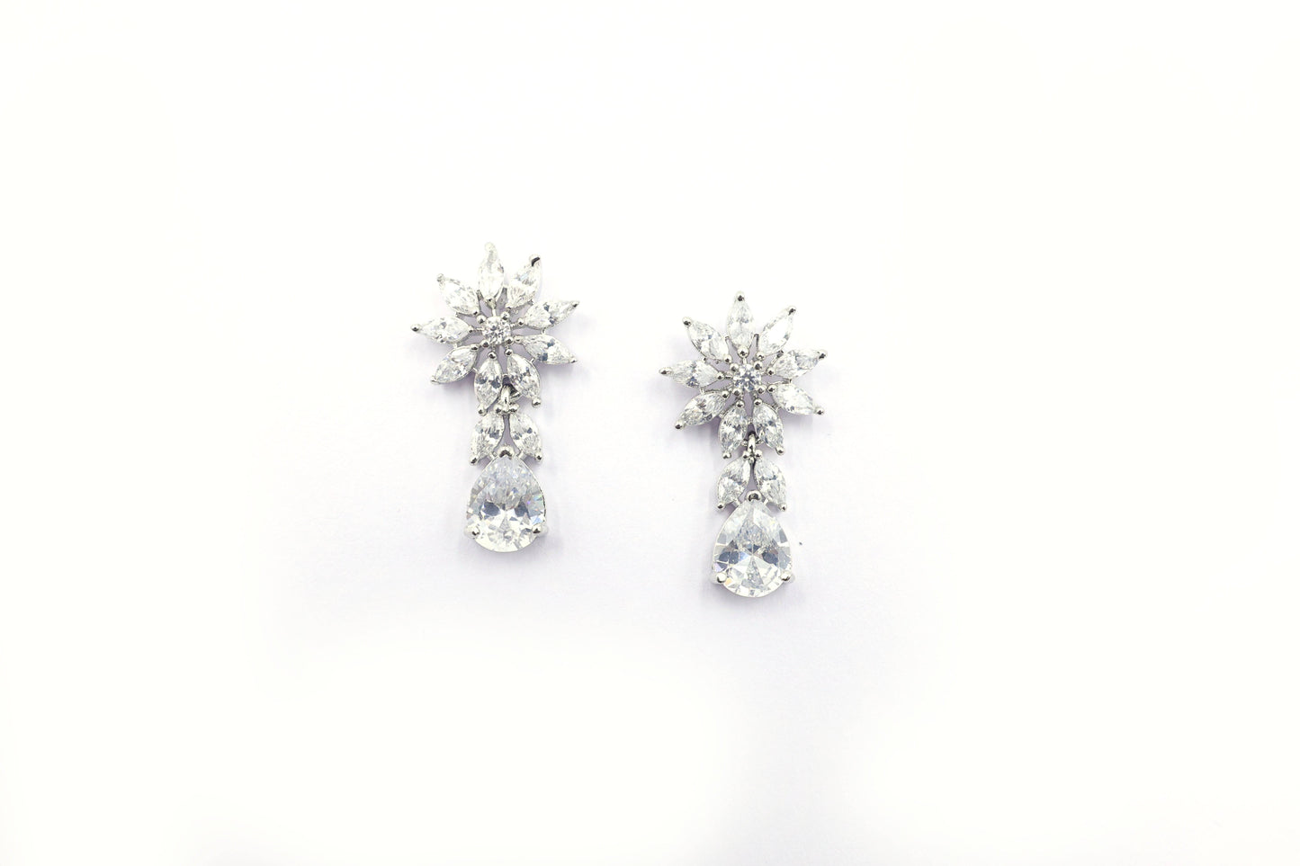 MywishTree American Diamond CZ Classic Necklace Set with Green Stone & Silver Tone Plating - Mywishtree