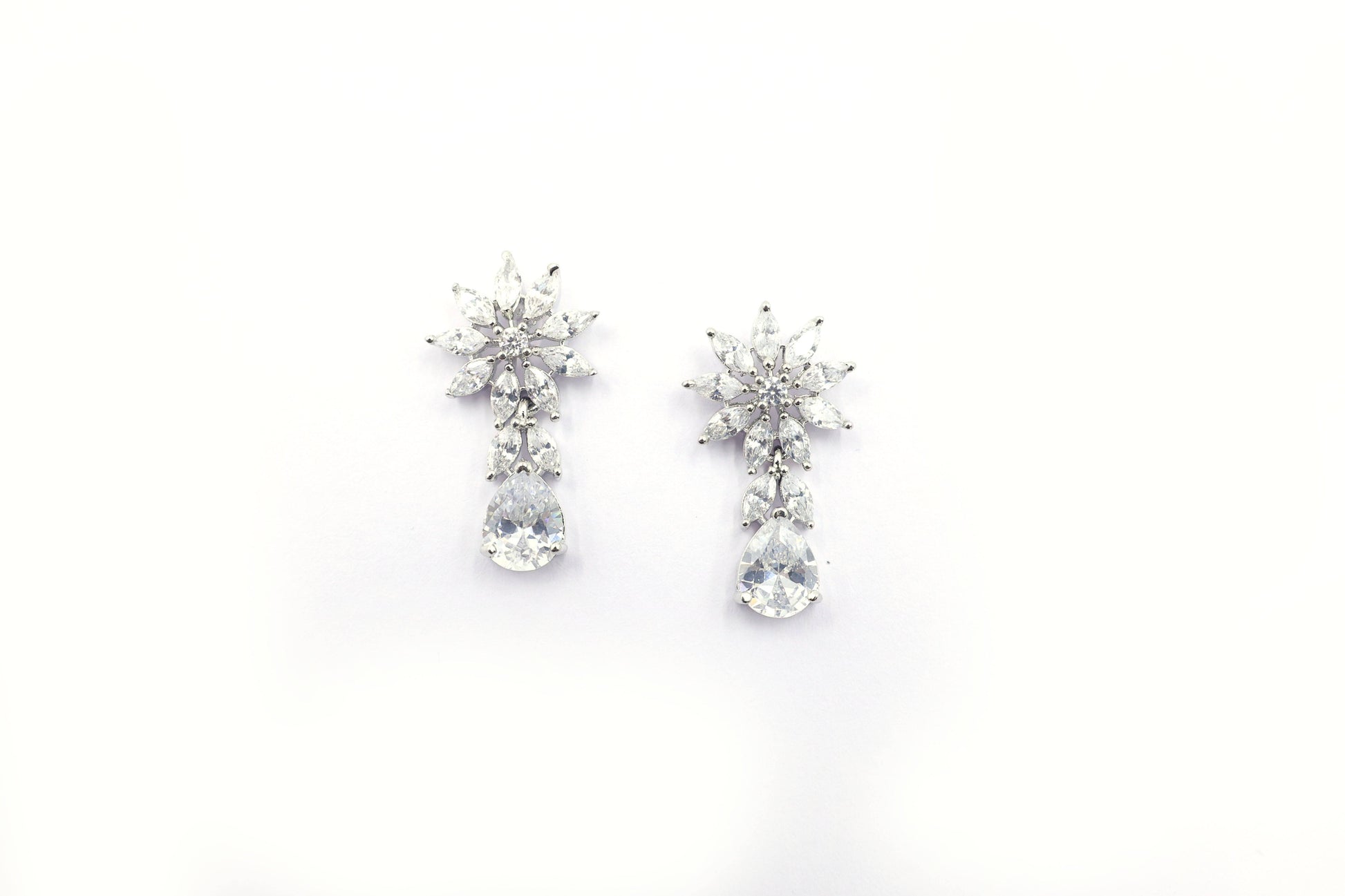 MywishTree American Diamond CZ Classic Necklace Set with Green Stone & Silver Tone Plating - Mywishtree
