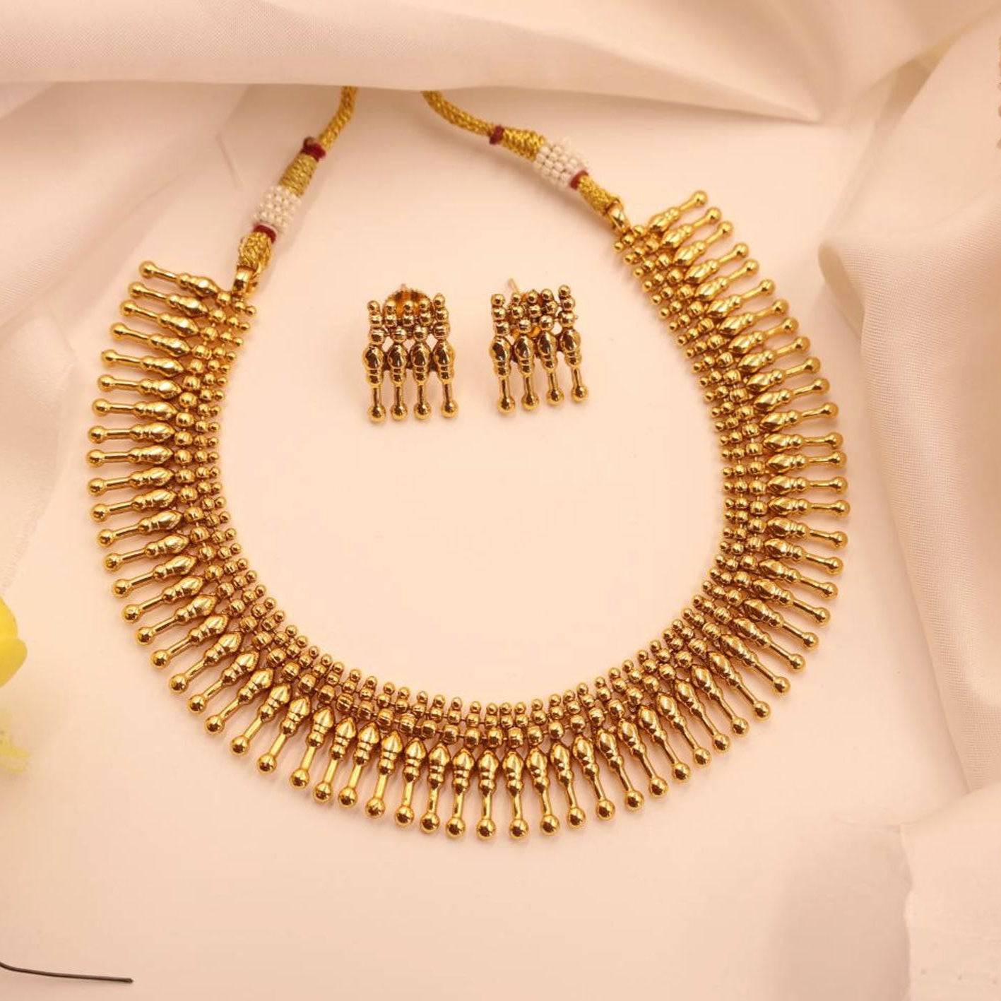 Antique Plain Necklace With Gold Plating, wedding necklace, Party Necklace, New design Necklace, Antique Gold Necklace
Gold Plated Jewelry
Elegant Necklace for Women
Traditional Necklace Set
Indian Gold Plated Jewelry
Statement Necklace for Occasions
Vintage Style Gold Necklace
Bridal Jewelry Set
Gold Plated Antique Necklace
Ethnic Jewelry for Weddings