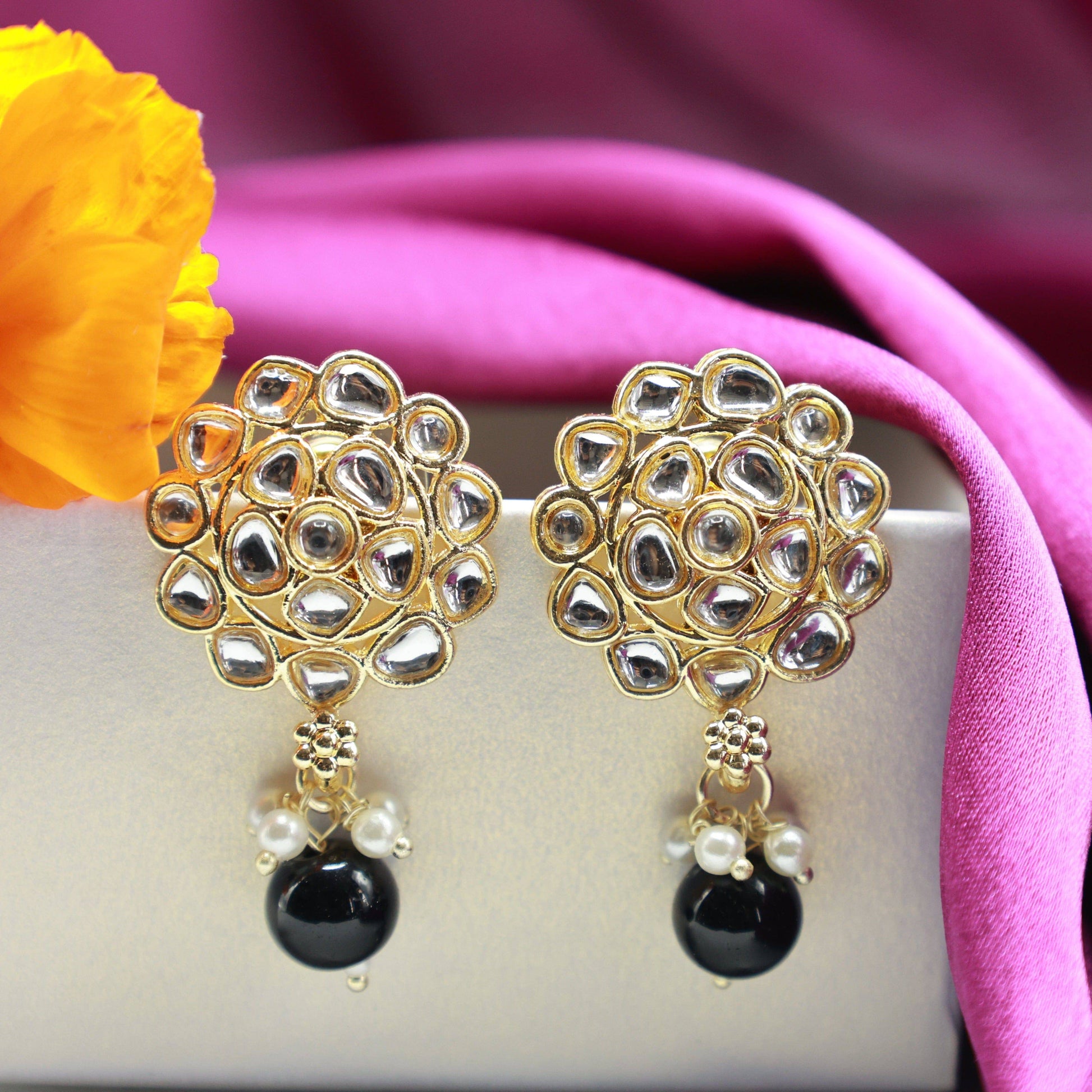 Kundan Earing
Fashion jewelry
Affordable jewelry
Indian Jewelry
Buy Earing Online